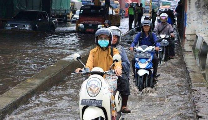 Banjir Datang, Arus lalu lintas dari Semarang ke Demak dan Sebaliknya Tersendat