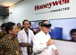 Menristekdikti Muhamad Nasir Resmikan Laboratorium Hasil Kerja Sama dengan UGM dan Honeywell