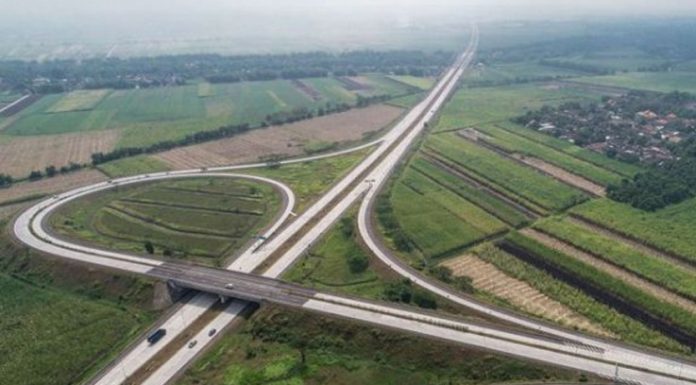 Sepi dan lengang, Tarif Tol Trans Jawa Dianggap Masih Mahal