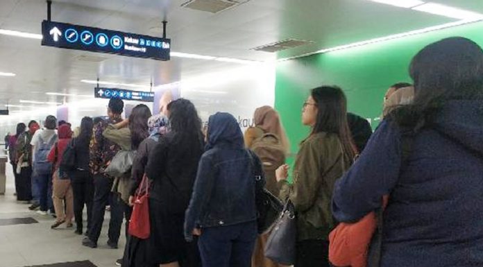 Hari Pertama MRT Berbayar, Masih Terjadi Error