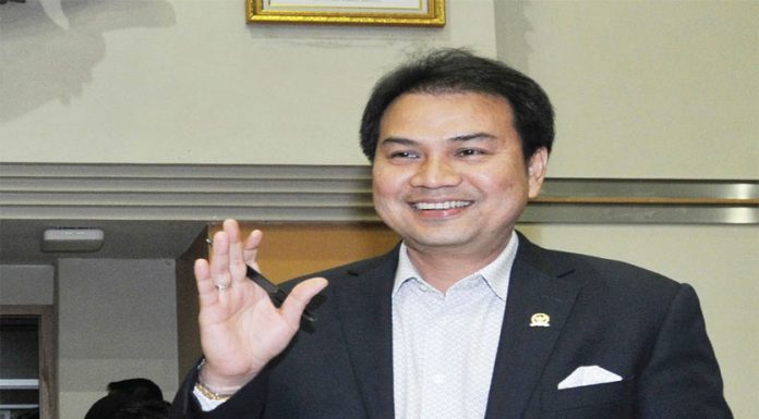 Dr Aziz Syamsudin Kembali Duduki Ketua Komisi 3 DPR RI