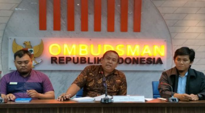Ombudsman Protes, Tahanan KPK Tanpa Borgol dan Gunakan HP