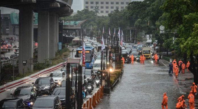 Hujan Turun, Jakarta banjir