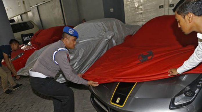 Puluhan Supercar Diduga Masuk Ilegal.