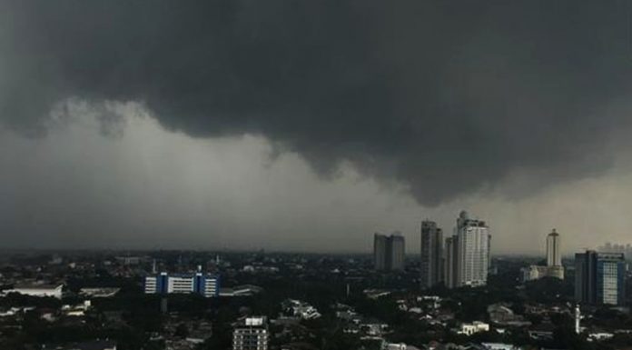 BMKG Imbau Masyarakat Tetap Waspada, Sepekan ke Depan Potensi Cuaca Masih Ekstrim