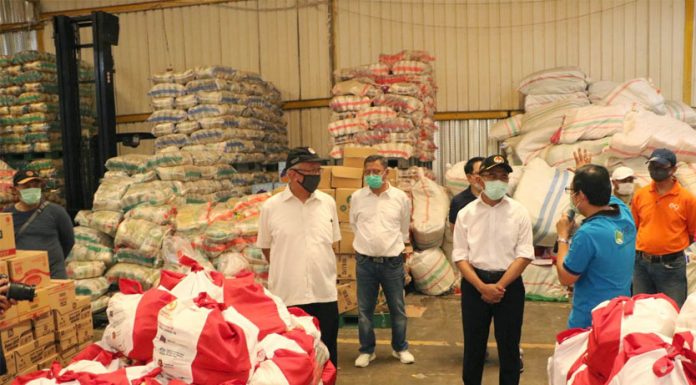 Menko PMK Muhajir Effendy Tegur Anies Baswedan Soal Penerima Bansos