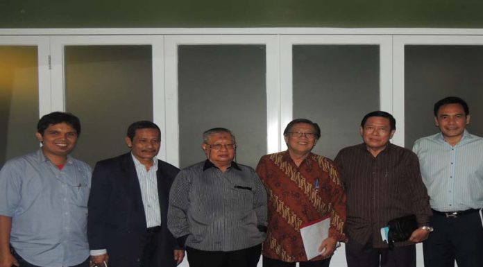 Banyak Advokat/Pengacara Hidup Pas-Pasan
