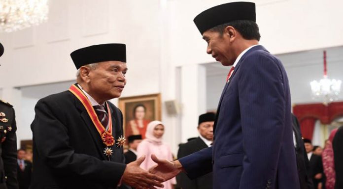 Eks Ketua MA Harifin Tumpa, Tak Ada Dasar Hukum Sebutan YANG MULIA