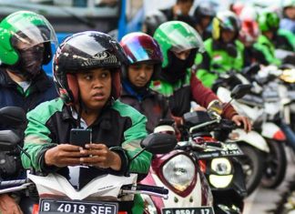 Ratusan Karyawan Gojek Kena PHK