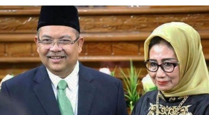 Bupati Kutim Ismunandar Dan Istri Terjaring OTT KPK