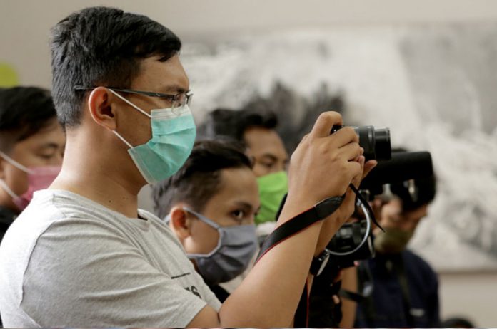 Ilustrasi pekerja media