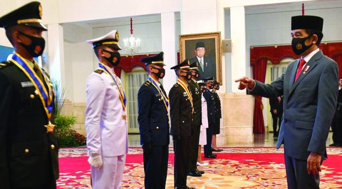 Presiden Jokowi Adakan Pelantikan Perwira Remaja TNI dan Polri Secara Virtual