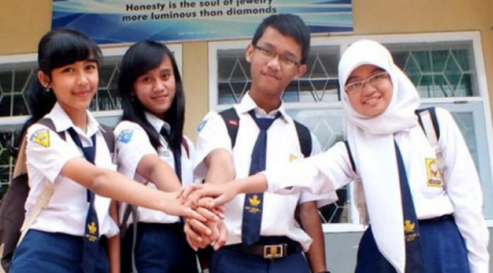 SKB Penggunaan Seragam di Sekolah Negeri Tempatkan Sekolah Pada Posisi Tepat dan Benar