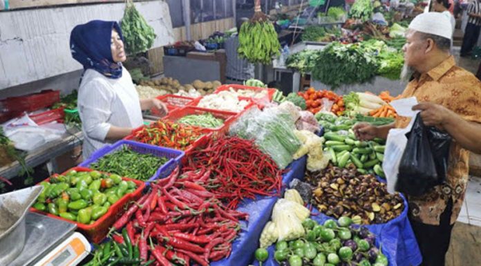 Ekonom: Daya Beli Masyarakat Belum Pulih Akibat Pandemi Covid-19