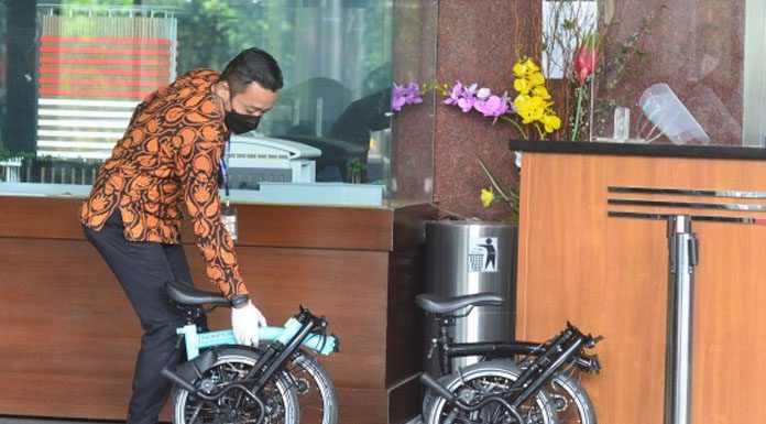 Dua Pejabat Kemensos Terima Sepeda Merek Brompton Dari Tersangka Kasus Bansos