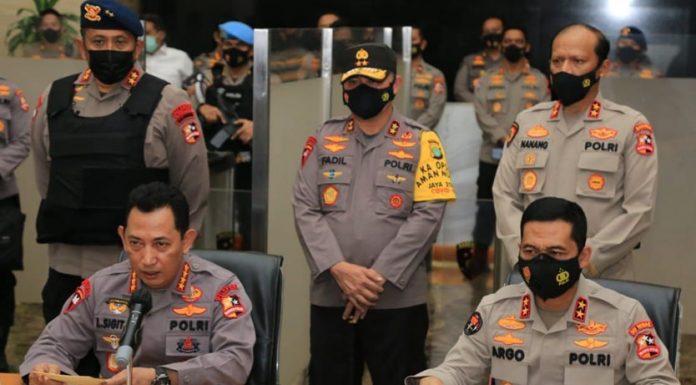 Sebelum Beraksi Zakiah Aini Memposting Gambar Bendera ISIS