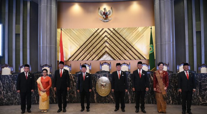 Mahkamah Agung Lantik Dewan Komisioner OJK Periode 2022-2027