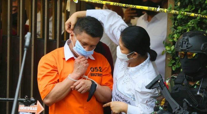 Rekontruksi Berjalan Lancar, Pengacara Keluarga Protes