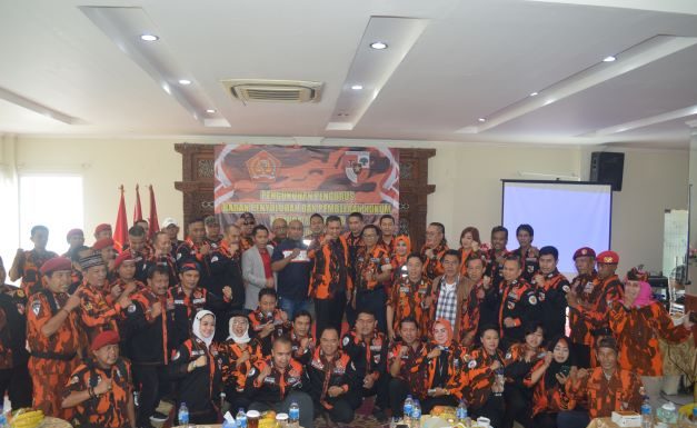 Ketua MPO Pemuda Pancasila Dr H. Tri Adhianto Lantik BPPH PP Kota Bekasi