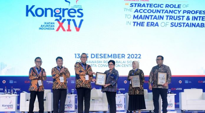 OJK TERAPKAN TATA KELOLA BERKELANJUTAN DI INDUSTRI JASA KEUANGAN