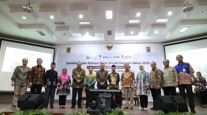 TINGKATKAN LITERASI PASAR MODAL, OJK GELAR KULIAH UMUM DI BANJARMASIN