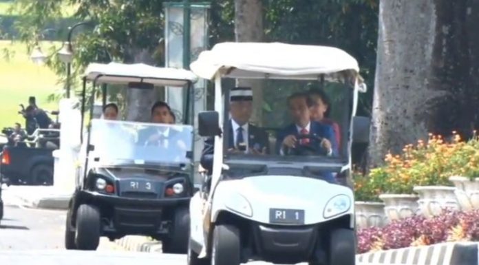 Presiden Jokowi bersama Perdana Menteri Anwar Ibrahim Keliling Kebun Raya Bogor