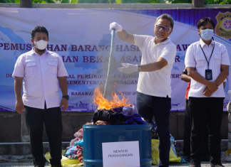 MenKopUKM dan Mendag Sepakat Berantas Impor Pakaian Bekas Ilegal Lindungi Industri Tekstil Lokal