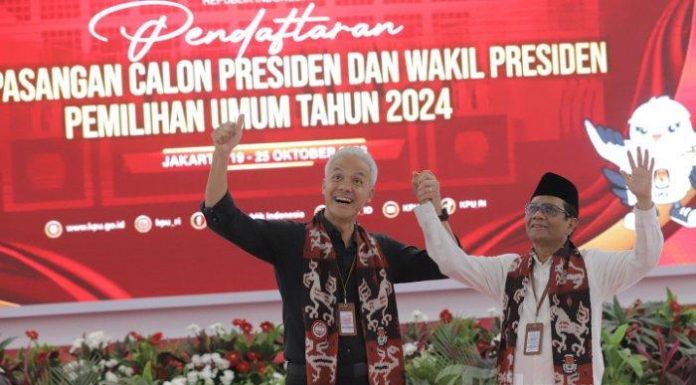 Ganjar Pranowo dan Mahfud MD Daftar Capres dan Cawapres Ke KPU