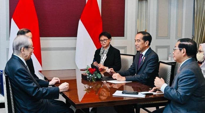 Presiden Joko Widodo Diskusi Dengan Presiden Japan-Indonesia Association (JAPINDA)
