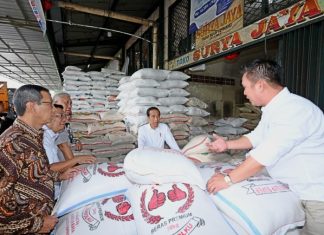 Presiden Jokowi Kunjungi Pasar Induk Cipinang