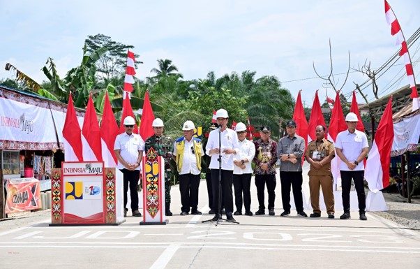 Presiden Jokowi Resmikan Pelaksanaan Inpres Jalan Daerah di Kalimantan Timur