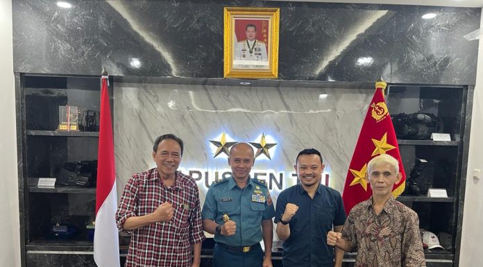 Prof Wahyu Saksi Ahli Bahasa Kasus Adam Deni