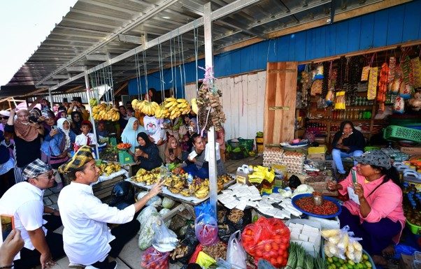 Presiden Jokowi Disambut Lautan Masyarakat Muna Sulteng