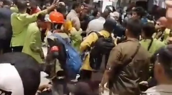 Demo Mahasiswa Semarang Rusuh, Sejumlah Polisi dan Mahasiswa Terluka