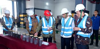 Presiden Joko Widodo Resmikan Pabrik Bahan Anoda Baterai Litium di KEK Kendal