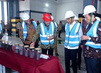 Presiden Joko Widodo Resmikan Pabrik Bahan Anoda Baterai Litium di KEK Kendal