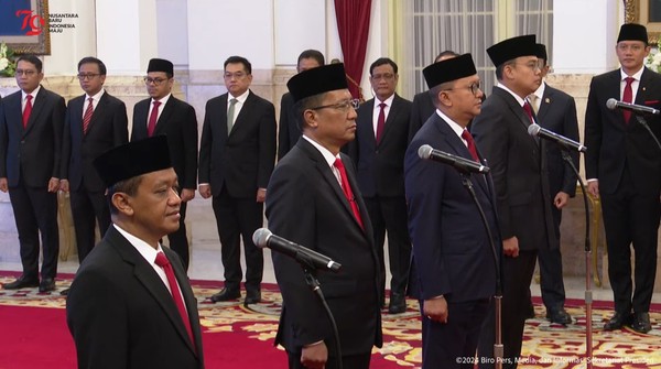 Presiden Jokowi Lantik Menteri Hukum, Investasi, ESDM dan Kepala Badan