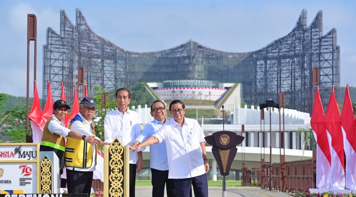 Presiden Jokowi Resmikan Plaza Seremoni Sumbu Kebangsaan di Ibu Kota Nusantara