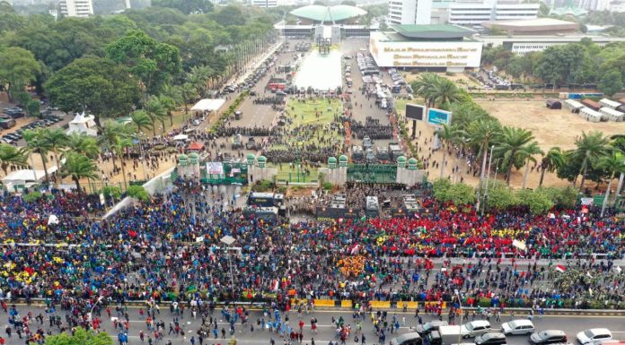 Unjuk Rasa Berbagai Elemen Masyarakat, Terkait Pengesahan RUU Pilkada