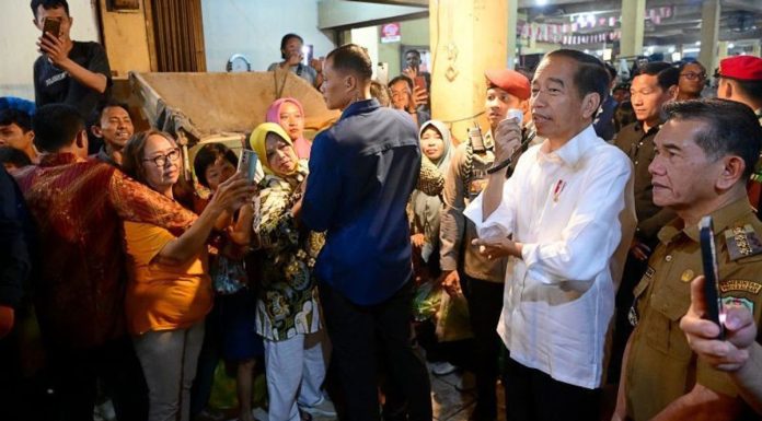 Kunjungi Pasar Mawar Pontianak, Presiden Jokowi: Harga Baik dan Stabil