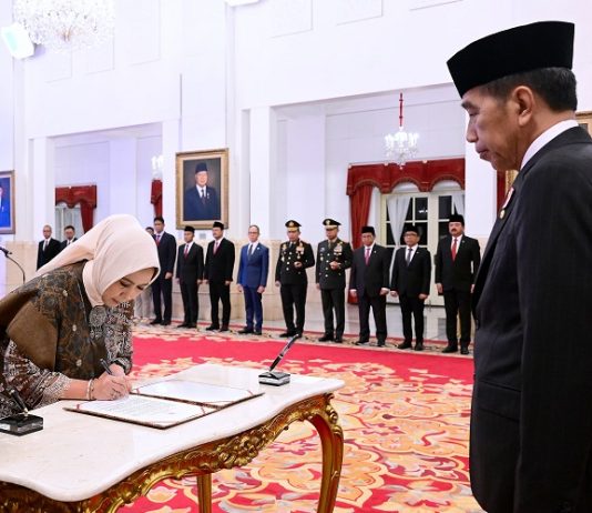 Presiden Jokowi Saksikan Pengucapan Sumpah Aida Suwandi Budiman sebagai Anggota Dewan Komisioner LPS