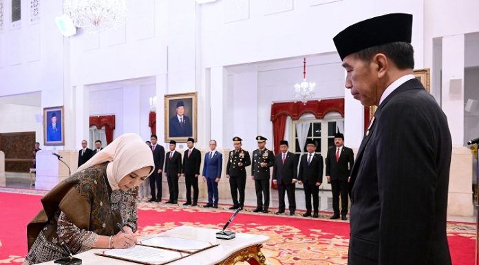Presiden Jokowi Saksikan Pengucapan Sumpah Aida Suwandi Budiman sebagai Anggota Dewan Komisioner LPS
