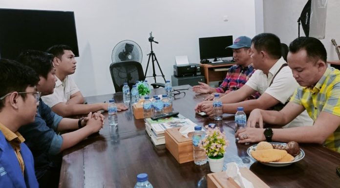 Prof. Albiner Siagian mengunjungi Sekretariat DPP GAMKI