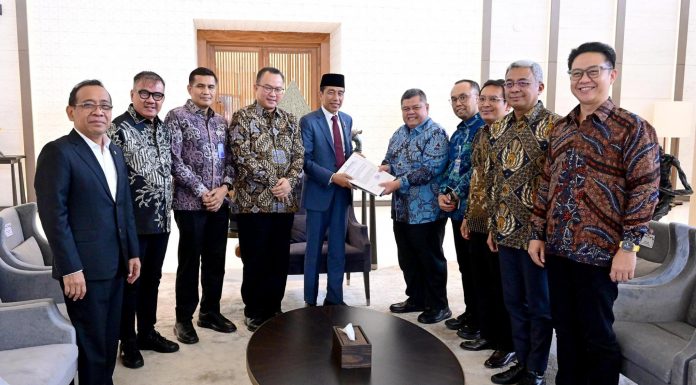Bertemu Pansel KPK, Presiden Jokowi Terima Daftar Nama Capim dan Cadewas