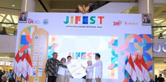 KOMITMEN OJK TINGKATKAN LITERASI DAN INKLUSI KEUANGAN SECARA MERATA DAN SETARA Puncak Bulan Inklusi Keuangan (BIK) Jatim Inclusion Festival (JIFest) 2024