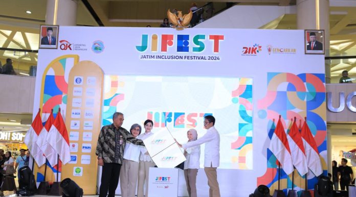 KOMITMEN OJK TINGKATKAN LITERASI DAN INKLUSI KEUANGAN SECARA MERATA DAN SETARA Puncak Bulan Inklusi Keuangan (BIK) Jatim Inclusion Festival (JIFest) 2024