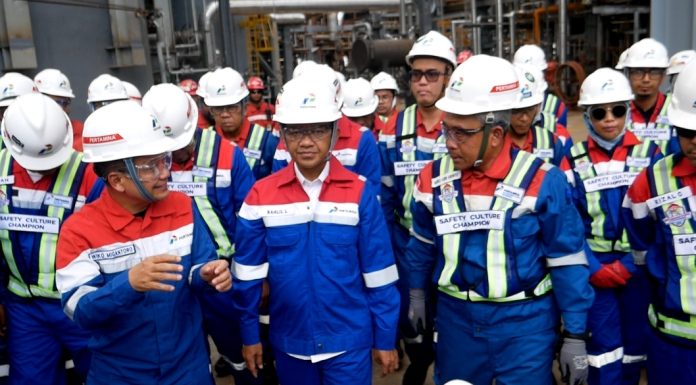 Bahlil : Bangun Kilang Terbesar, Investasi US$ 12,5 miliar, Serap 63 Ribu Tenaga Kerja