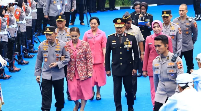 Polri Gelar Pelepasan Purnatugas Komjen (Purn) Ahmad Dofiri