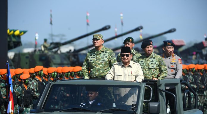 Presiden Prabowo Lantik Wakil Panglima TNI dan Pejabat Tinggi Kementerian Pertahanan di Batujajar