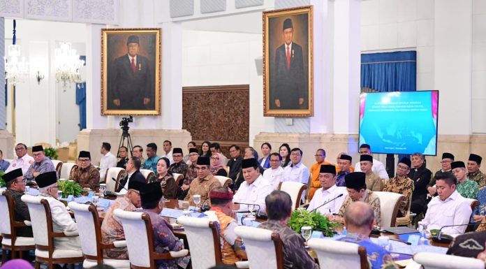 Presiden Prabowo Gelar Silaturahmi dengan Tokoh Lintas Agama, Pimpinan Parpol, dan Serikat Buruh di Istana Negara
